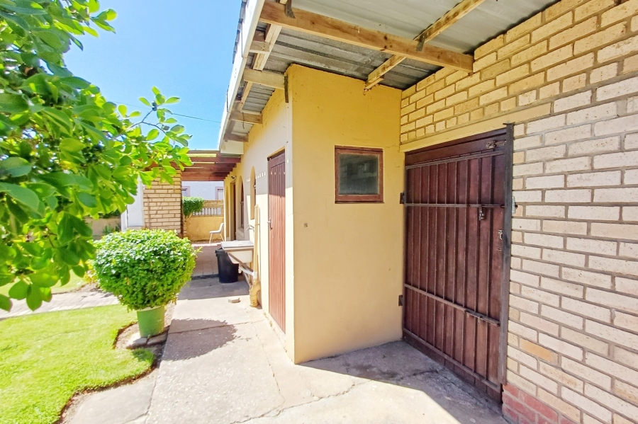 4 Bedroom Property for Sale in Delvillepark Western Cape